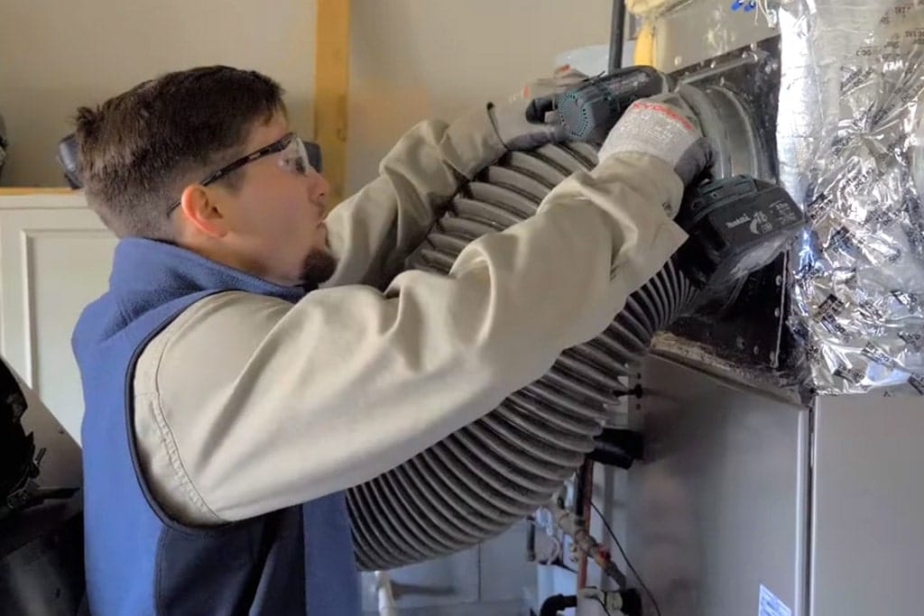 Finding out the best residential air duct cleaning services